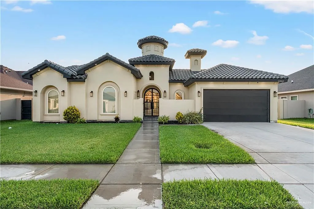 4 bed, 4.0 bath, 2536 sqft, $3,900 — Photo 1