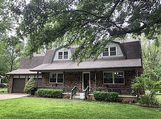 1006 Twin Lakes Dr, Pittsburg, KS 66762