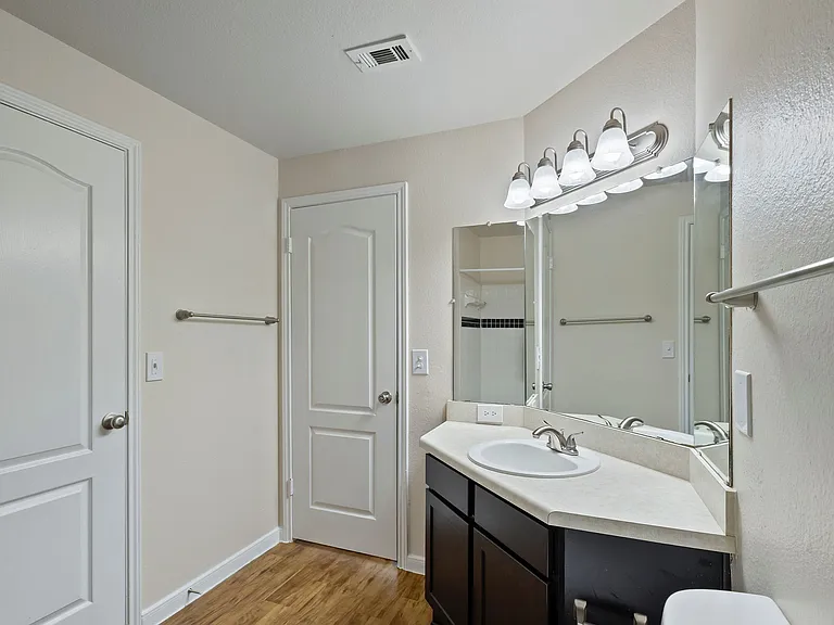 B1 - Primary Bathroom