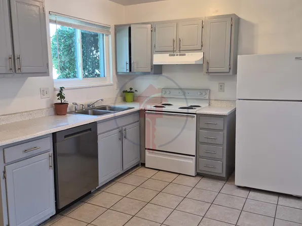 590-596 W Tiffany Town Dr, Midvale, UT 84047