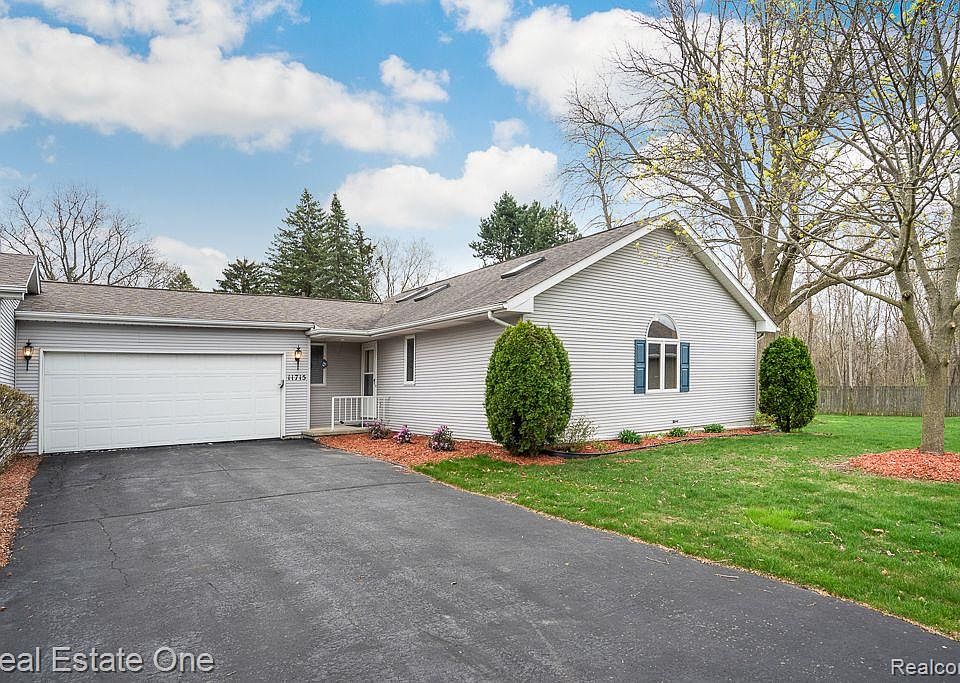 11715 Hawthorne Glen Dr, Grand Blanc, MI 48439 Zillow