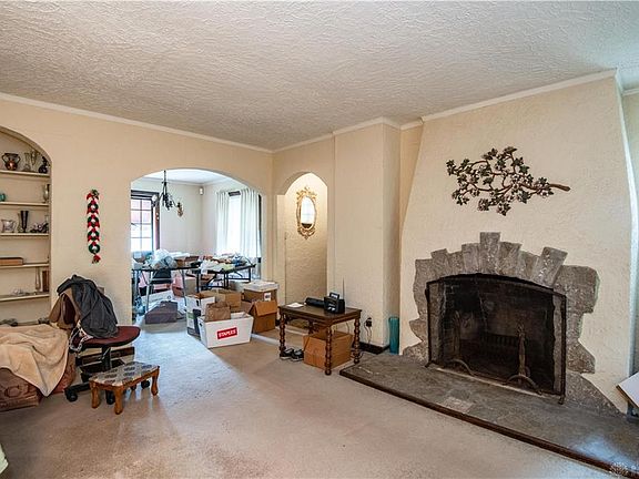 5th image of 1910 Burroughs Dr