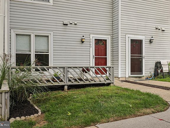 4th image of 3569 Plumtree Dr Unit 6