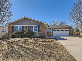 3976 Whispering Trails Dr, Hoffman Estates, IL 60192