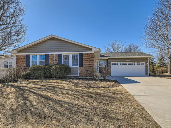 3976 Whispering Trails Dr, Hoffman Estates, IL 60192