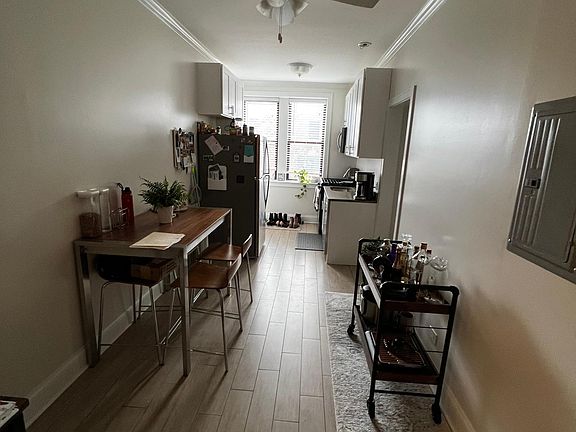 3rd image of 6947 N Ashland Blvd #2G