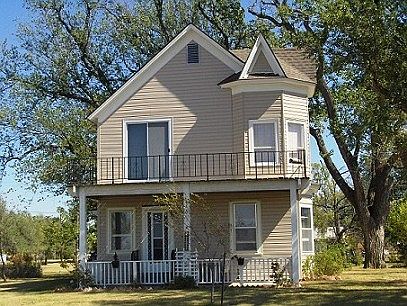 1st image of 815 N West St