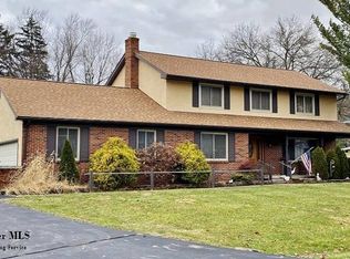 713 Strawberry Hill Rd W, Columbus, OH 43213