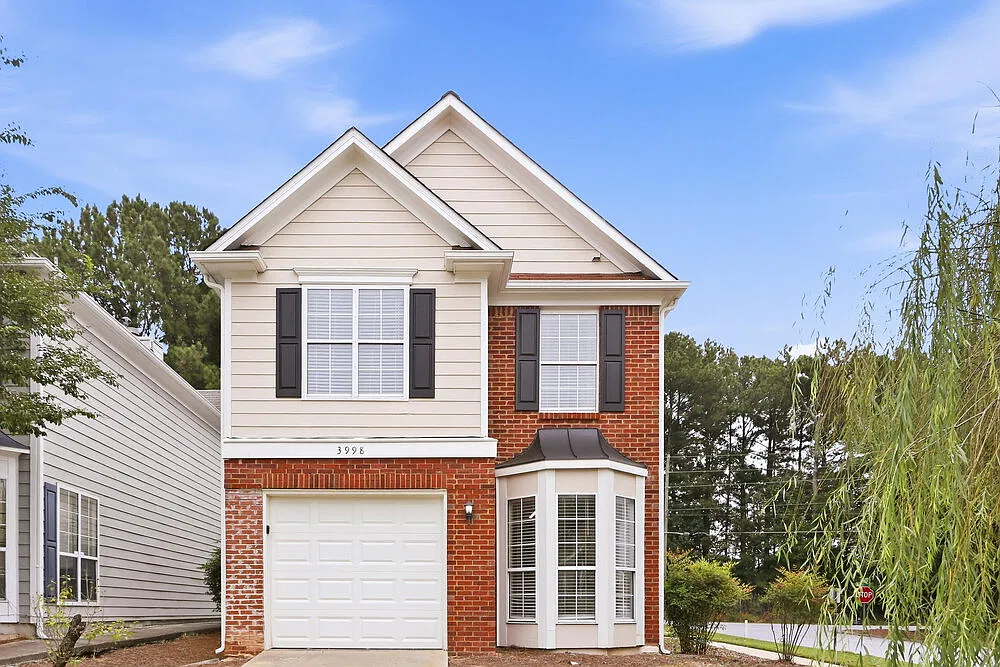 3 bed, 2.5 bath, 1474 sqft, $2,010 — Photo 1