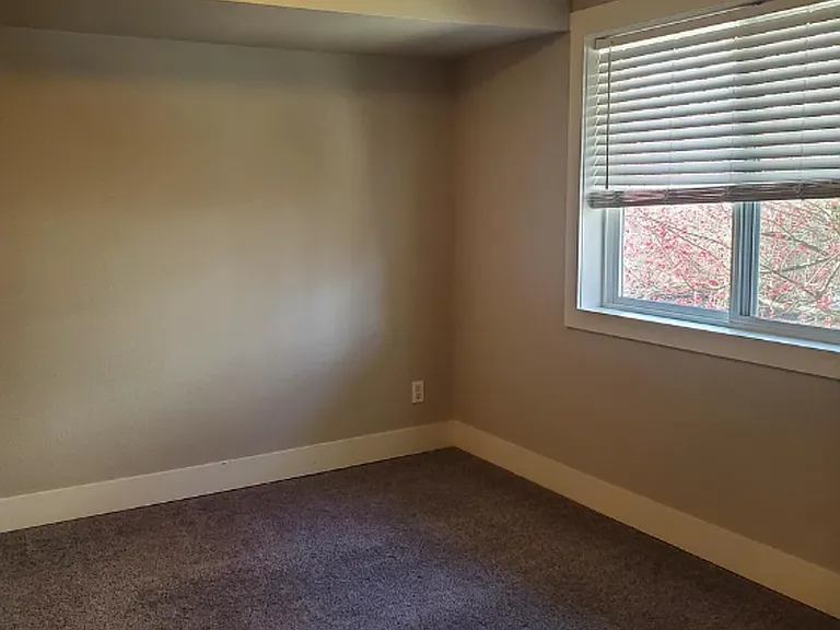 215 23rd Ave SW — Photo 12
