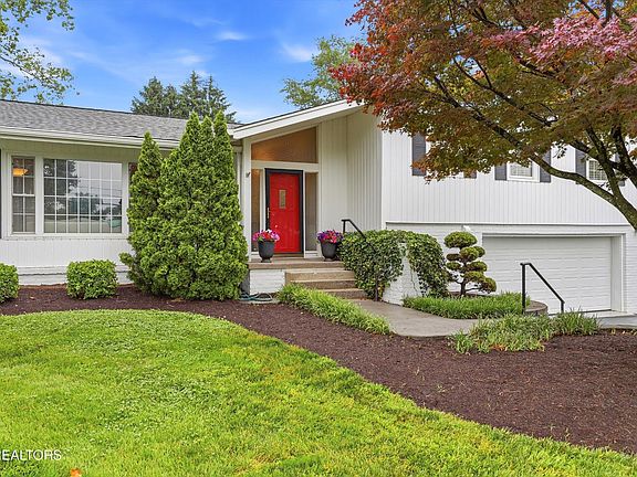 5th image of 7009 Sheffield Dr