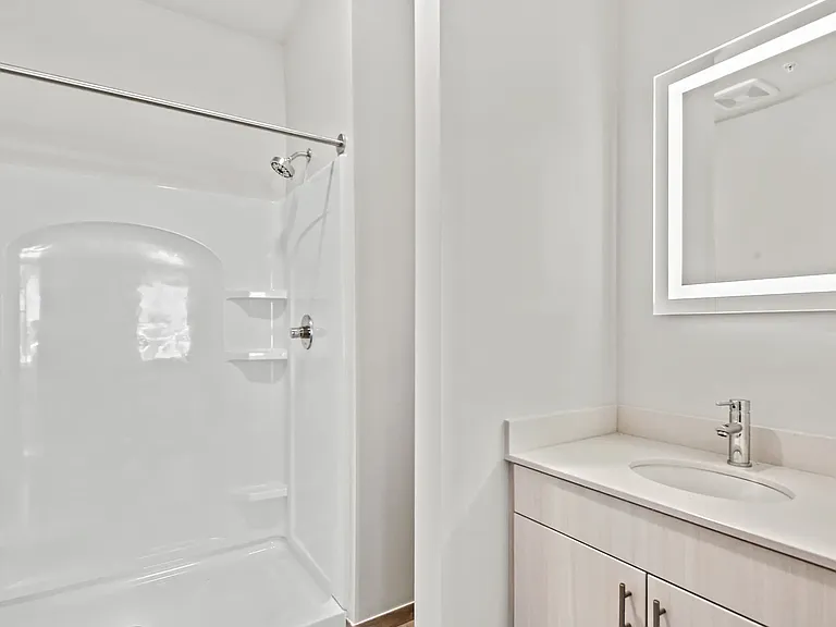 Metropolis Apartments — Photo 7