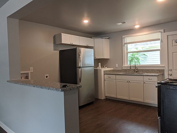 4th image of 1419 22nd Ave N APT 2