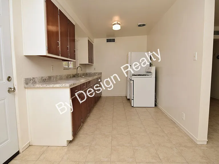 3551 E Water St — Photo 8