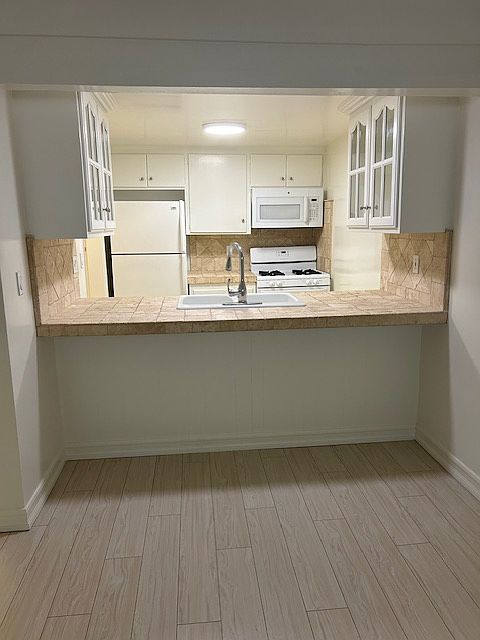 Kitchen bar