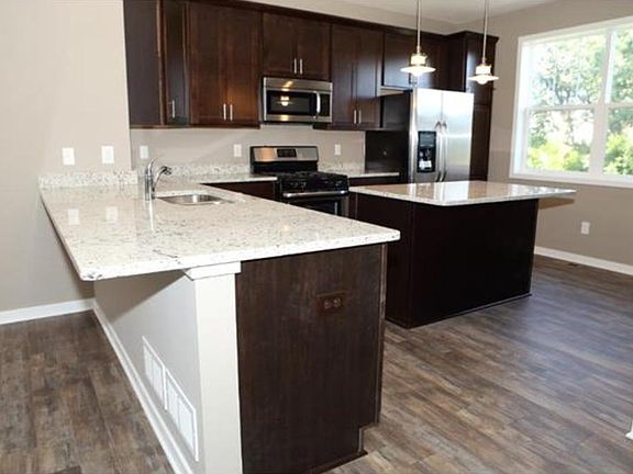 3rd image of 11884 Emery Village Dr N