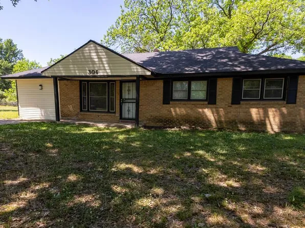 306 N 35th St, West Memphis, AR 72301