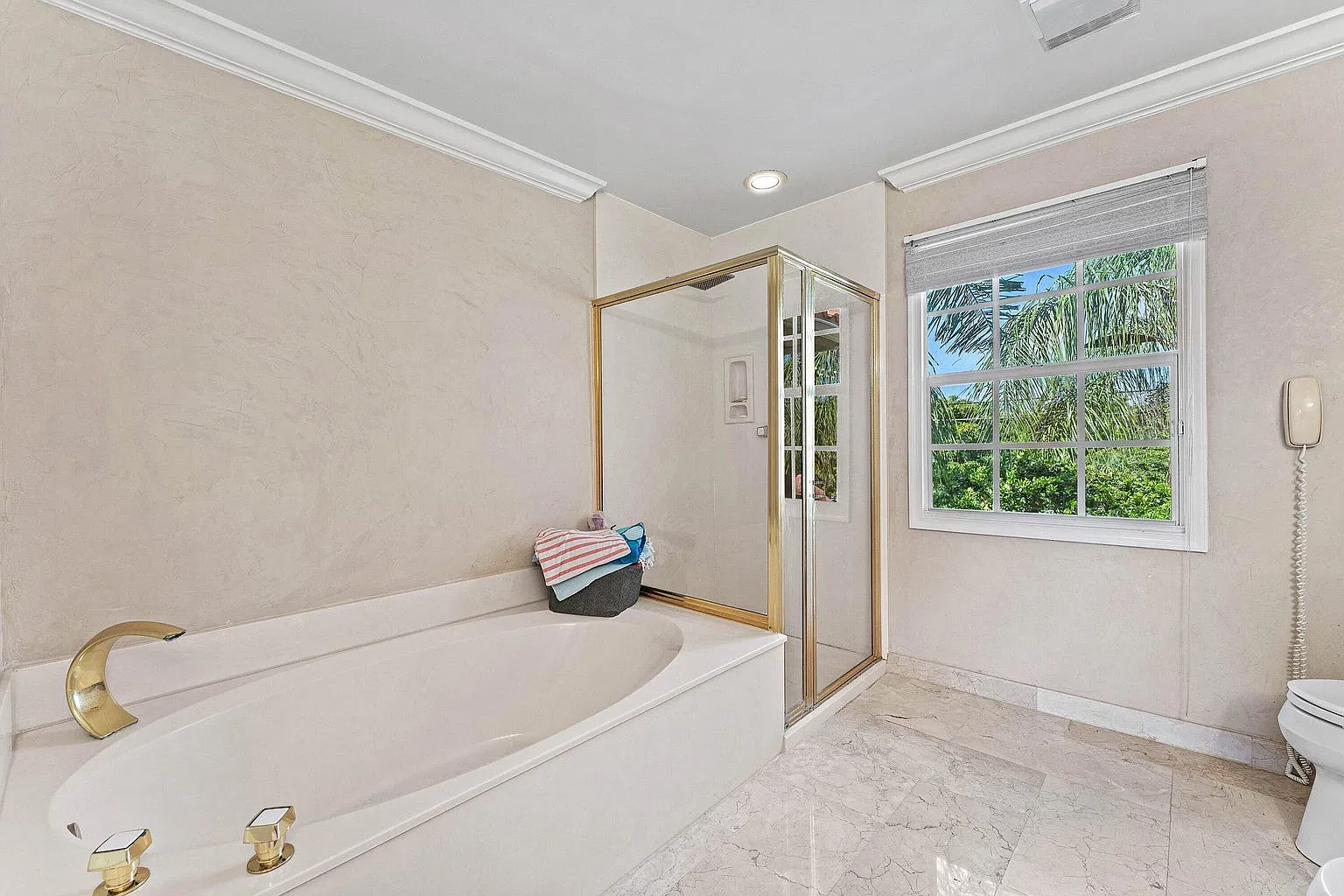 4 bed, 1957 sqft, $6,500 — Photo 3