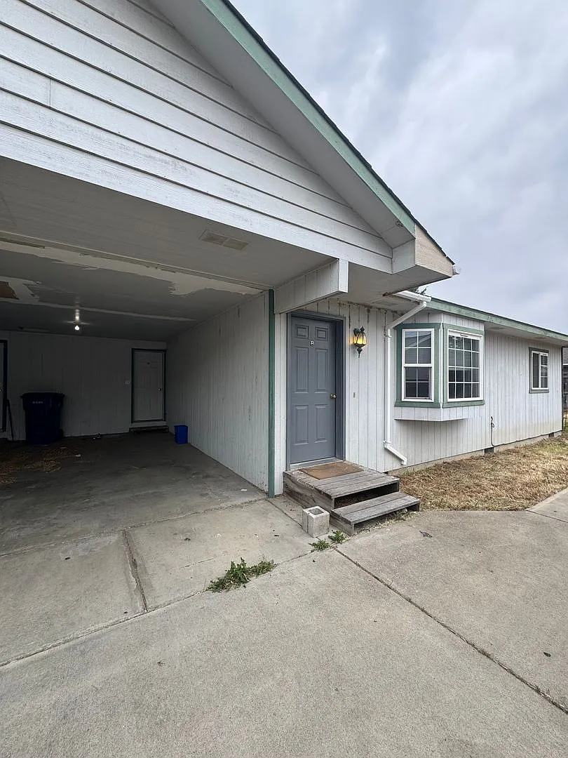 903 White Birch — Photo 1
