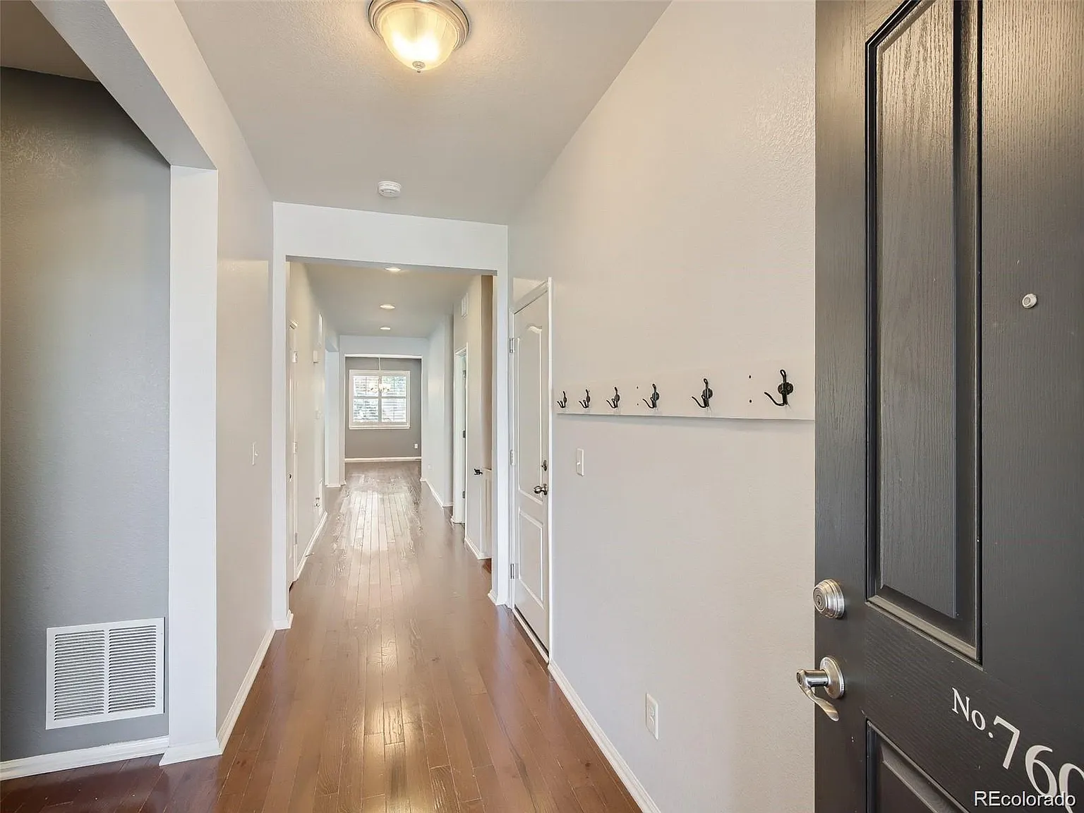 4 bed, 3.0 bath, 3904 sqft, $3,395 — Photo 4