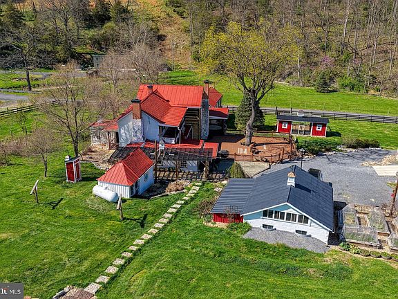 8th image of 989 Swover Creek Rd