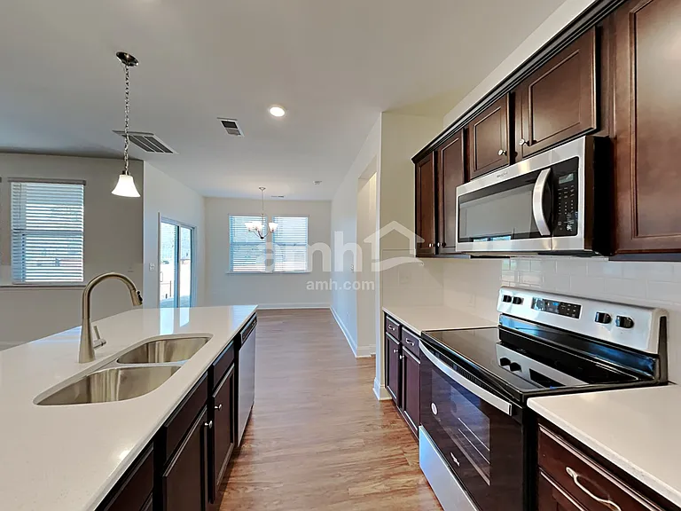 110 Keyser Dr — Photo 3