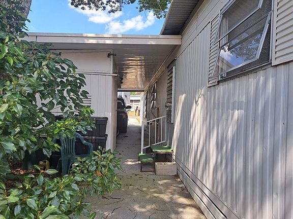3rd image of 39534 Rosebush Ln