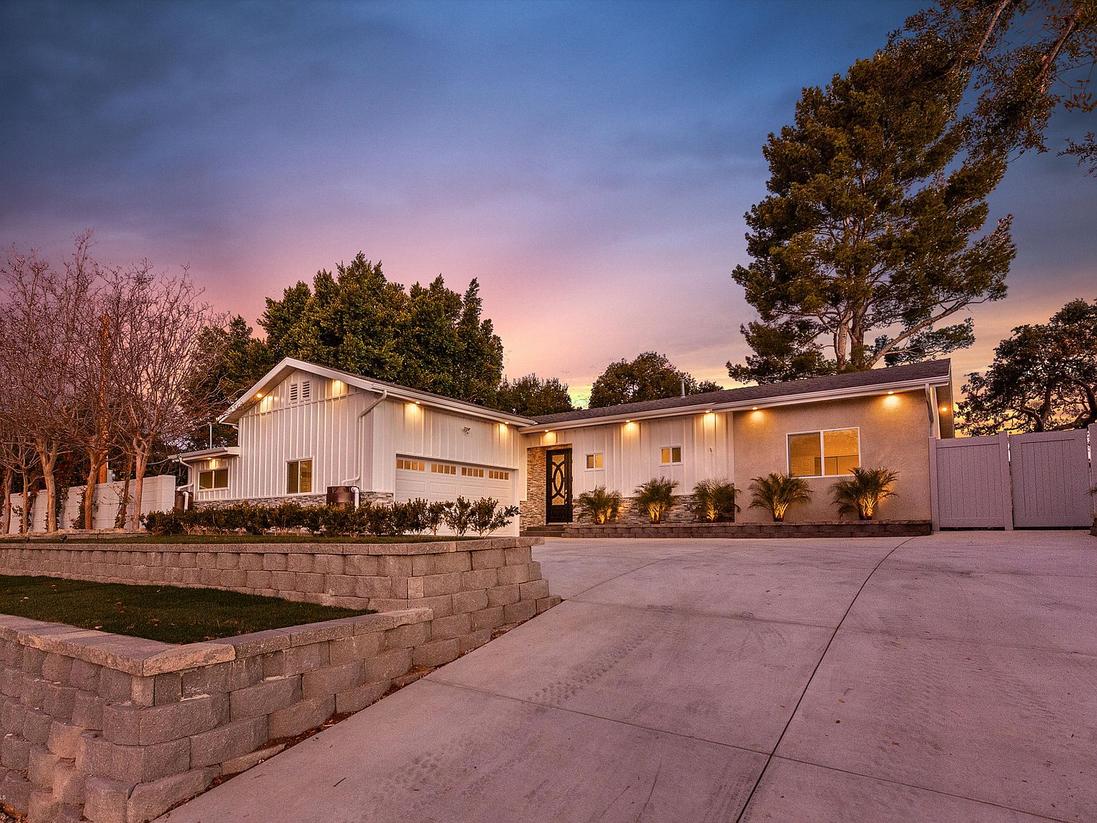 ②ページ 10773 Wheatland Ave, Sunland, CA 91040 | Zillow