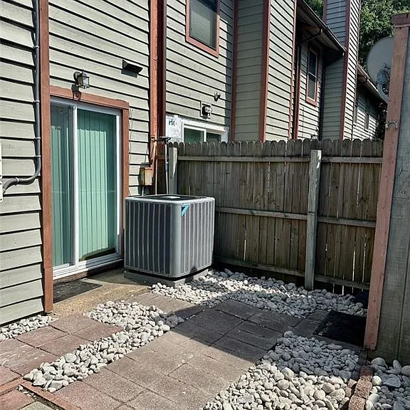 1409 Northface Ct — Photo 30