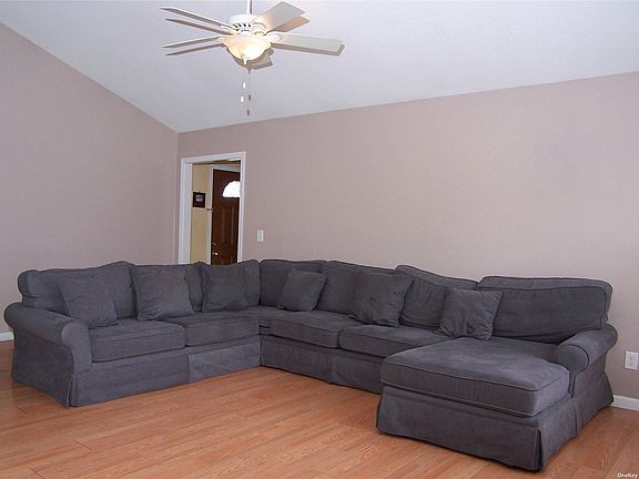 3rd image of 41 Morton St