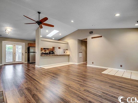 5th image of 49 Rose Hill Dr.