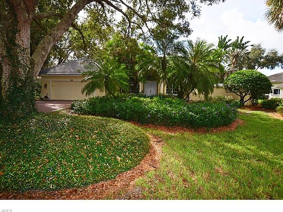 3rd image of 869 Wyndemere Way 1