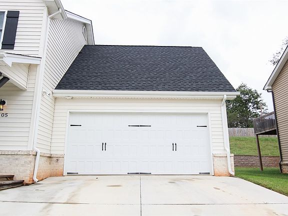 4th image of 105 Bennett Dr