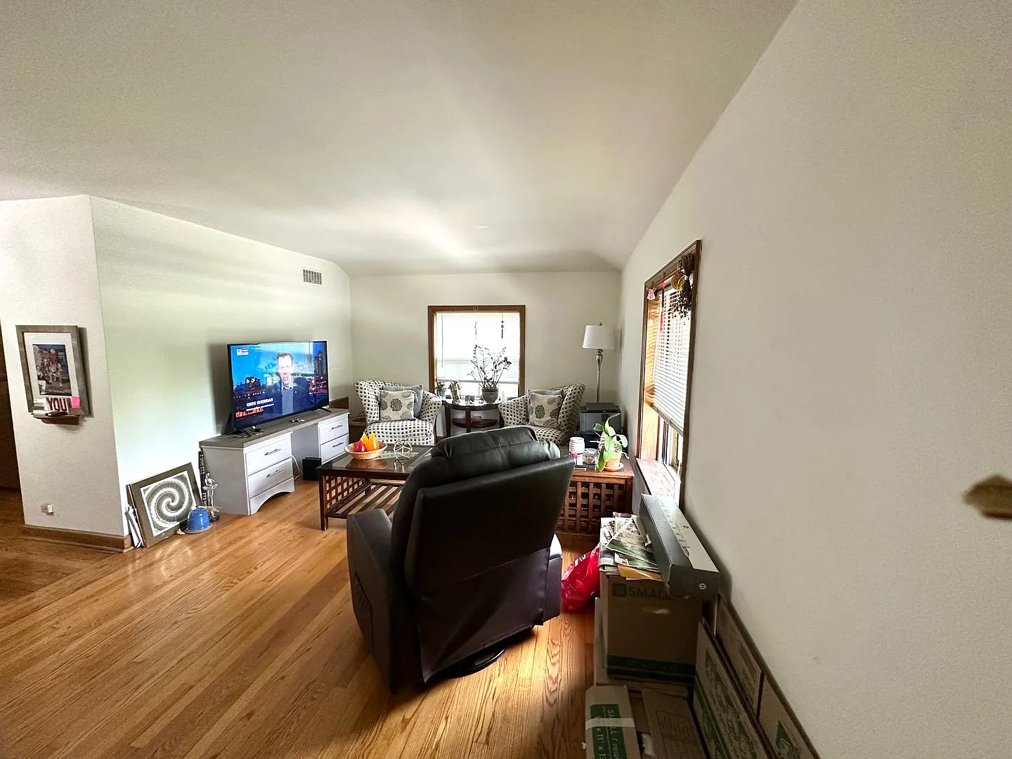 4320 N Wilson Dr — Photo 2