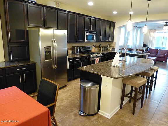4th image of 176 Woodland Greens Dr