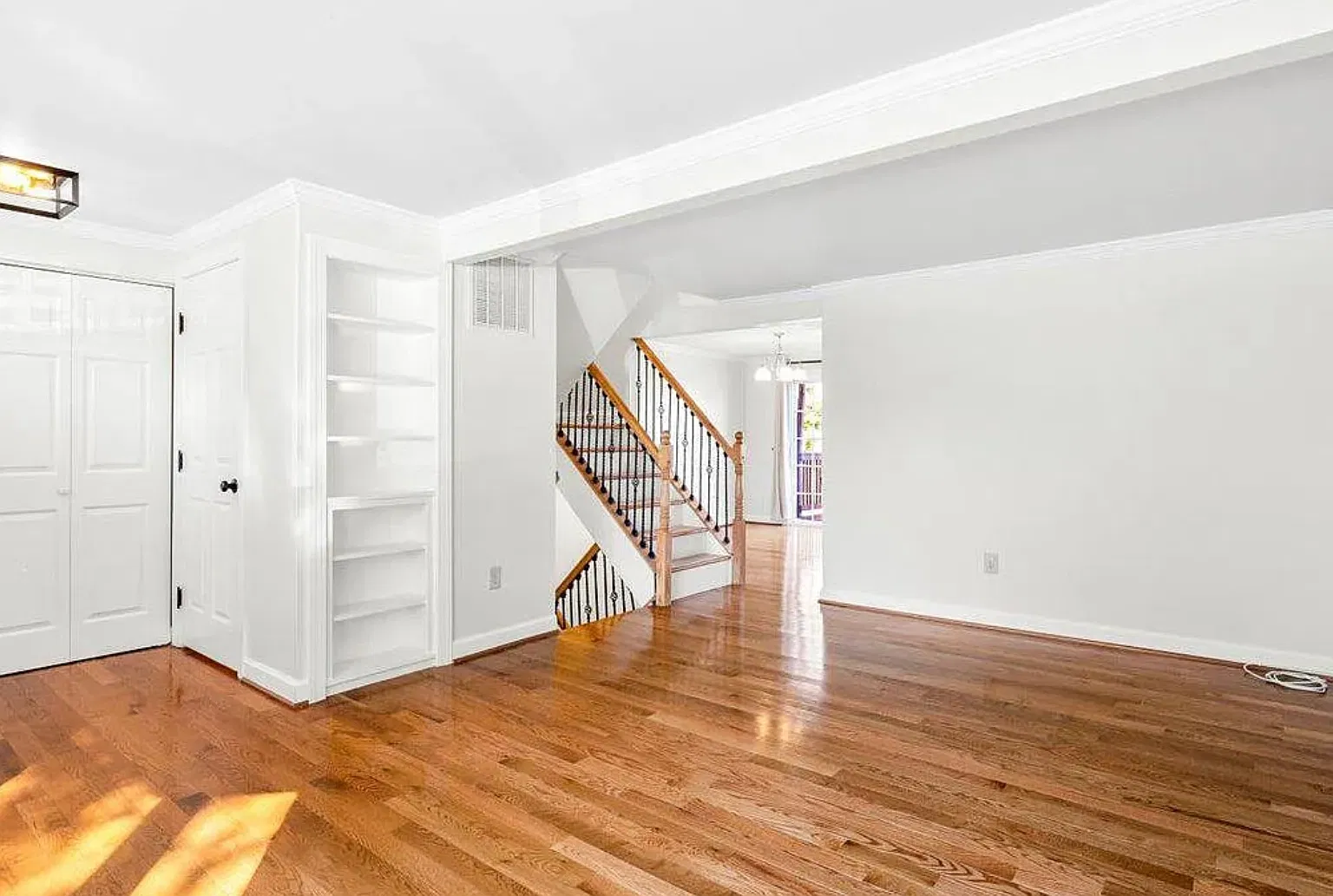 3 bed, 1620 sqft, $2,550 — Photo 2