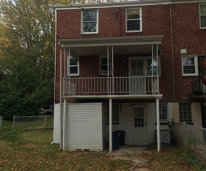 821 Wedgewood Rd — Photo 3