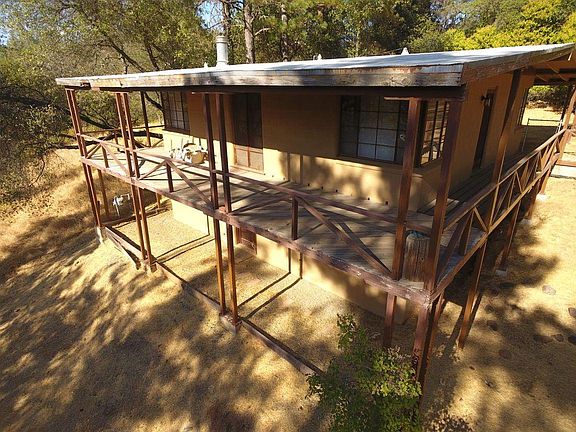 3rd image of 620 Canyon Dr