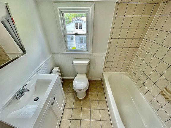 5th image of 105 Washington Ave APT 3