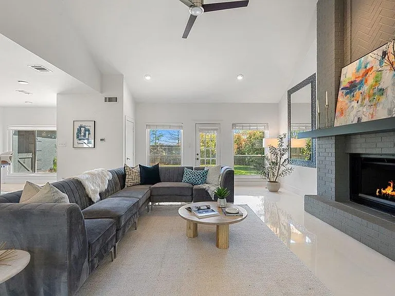 10408 Loring Dr — Photo 12