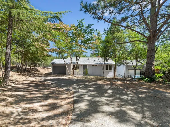 682 Pearl Pl, Diamond Springs, CA 95619