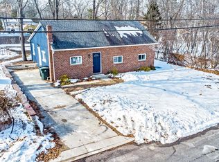 1419 Victory Ave, Williamstown, NJ 08094