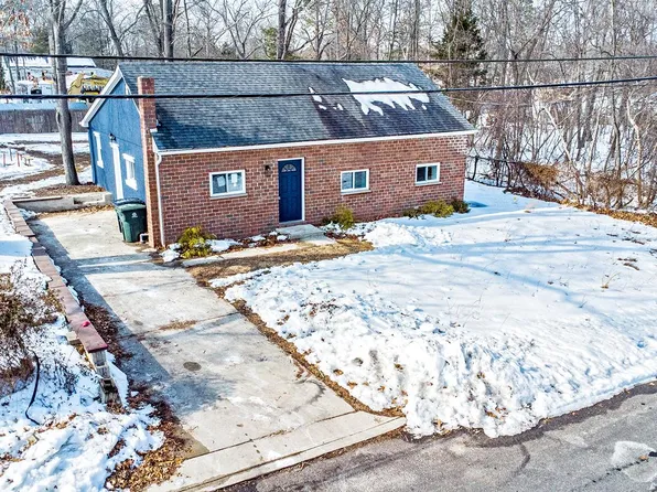 1419 Victory Ave, Williamstown, NJ 08094