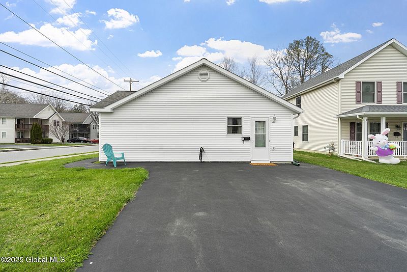 5th image of 4 Bennington Avenue