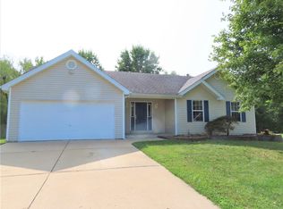 1255 Running Waters Dr, Saint Charles, MO