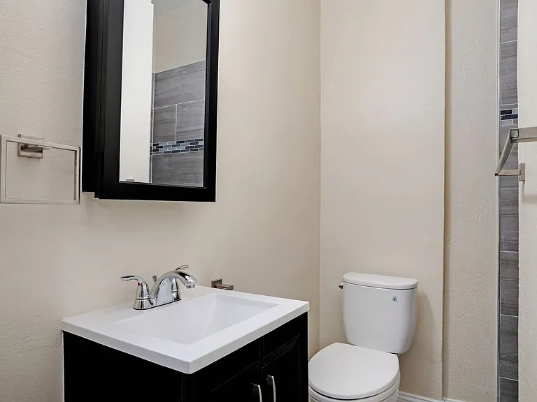 621 Taylor St — Photo 22