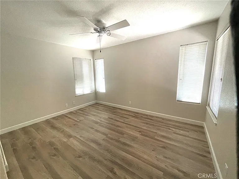 27972 Gallina — Photo 11