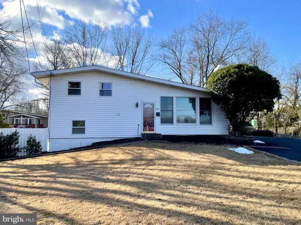 5931 Ridge View Dr, Alexandria, VA 22310