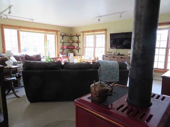 5th image of 140 Cottonwood Ct