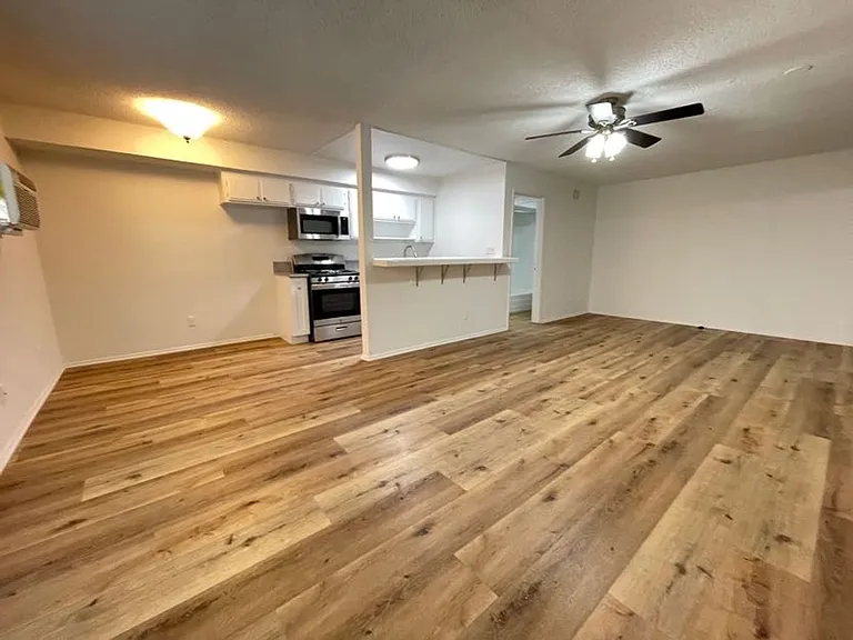 5708 Tujunga Ave — Photo 14